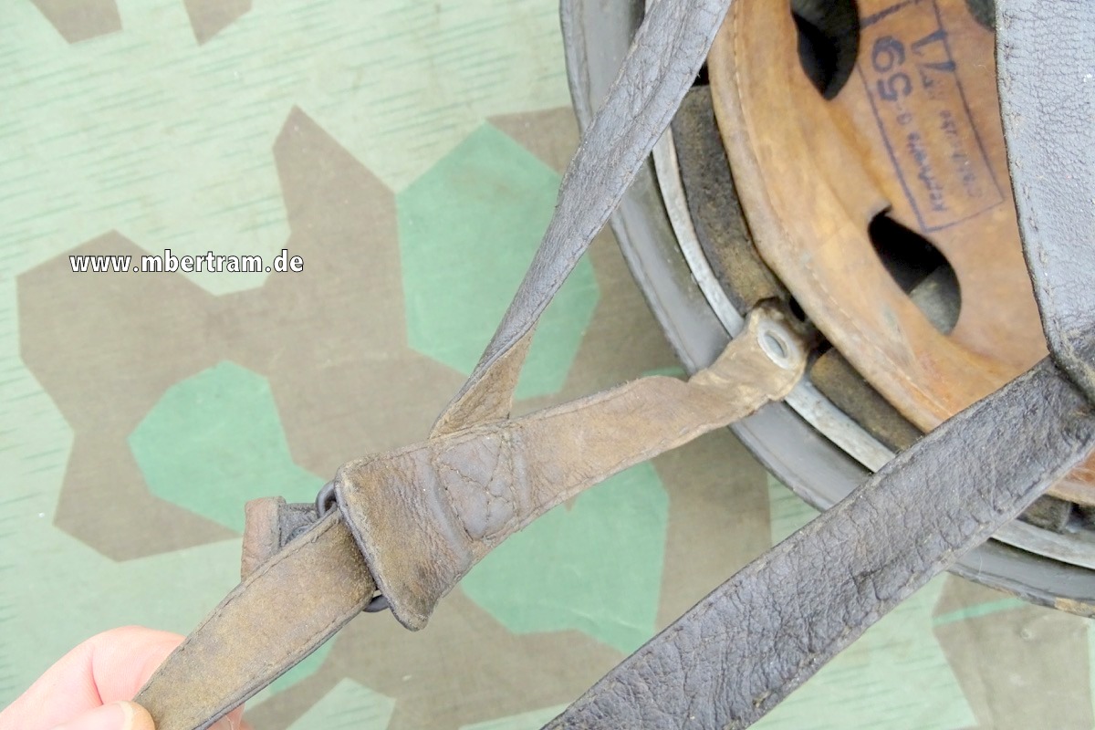 Luftwaffen Fallschirmjäger Helm  M 38, deutsch, 2. WK, Adlerwappen