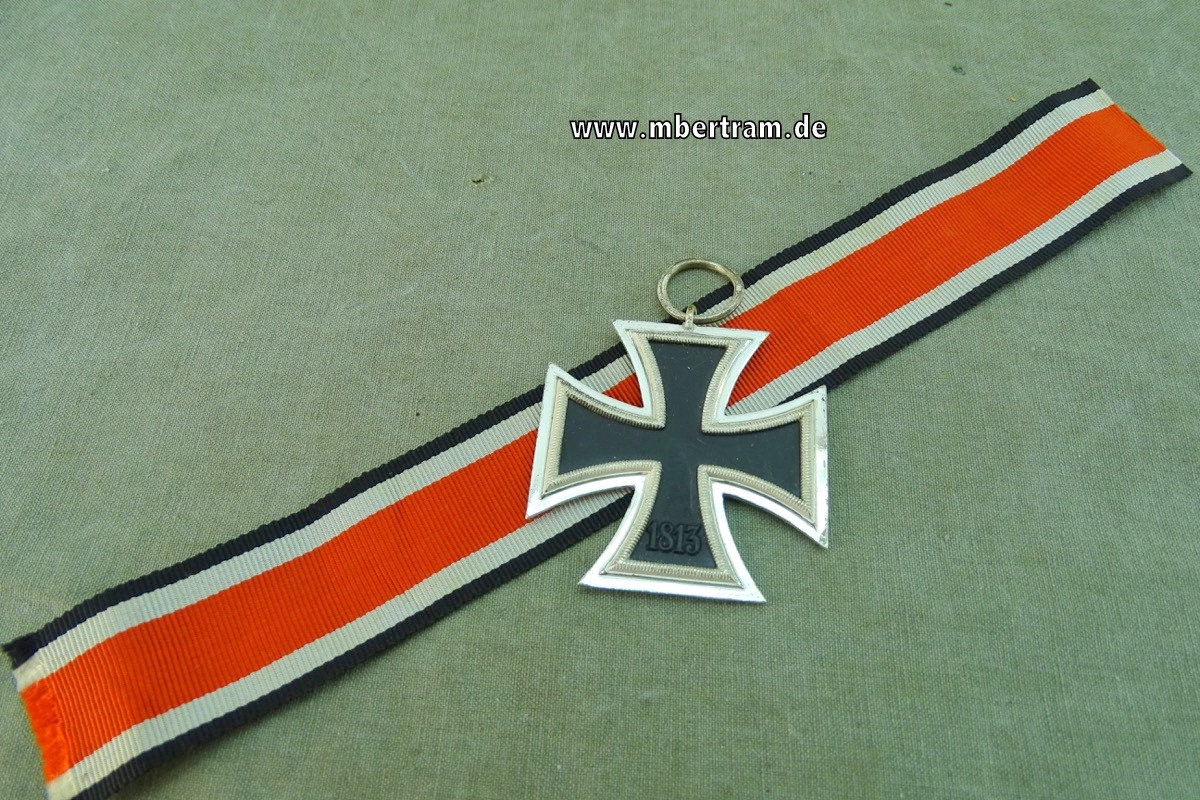 Eisernes Kreuz 1939 2. Klasse mit Hersteller im Ring "4"