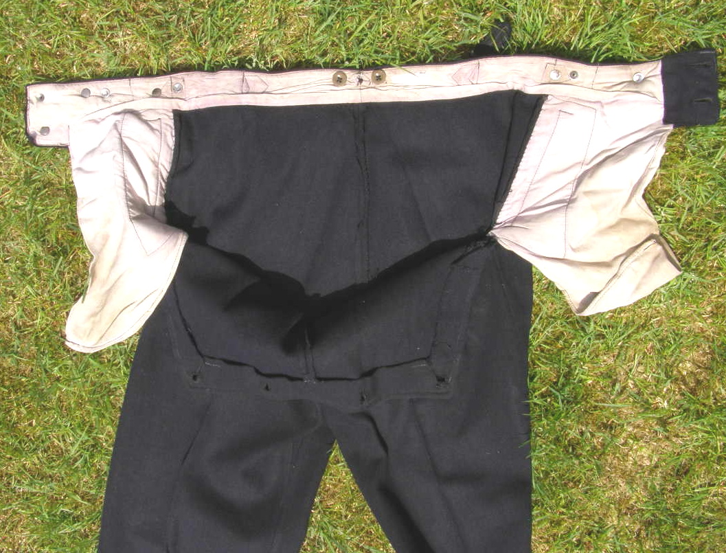 10045-27 Marine HJ Marinebluse, Kieler Kragen, Knoten, Schlaghose.