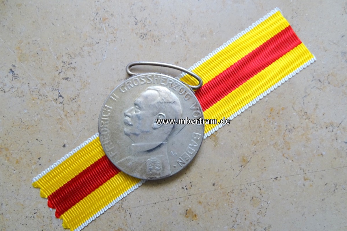 Medaille "Für Verdienst", Friedrich II Großherzog von Baden mit Band.
