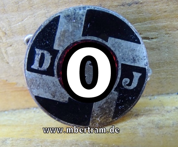 (9253 b ) Deutsches Jungvolk in der HJ , Mitgliedsabzeichen, 2. Form