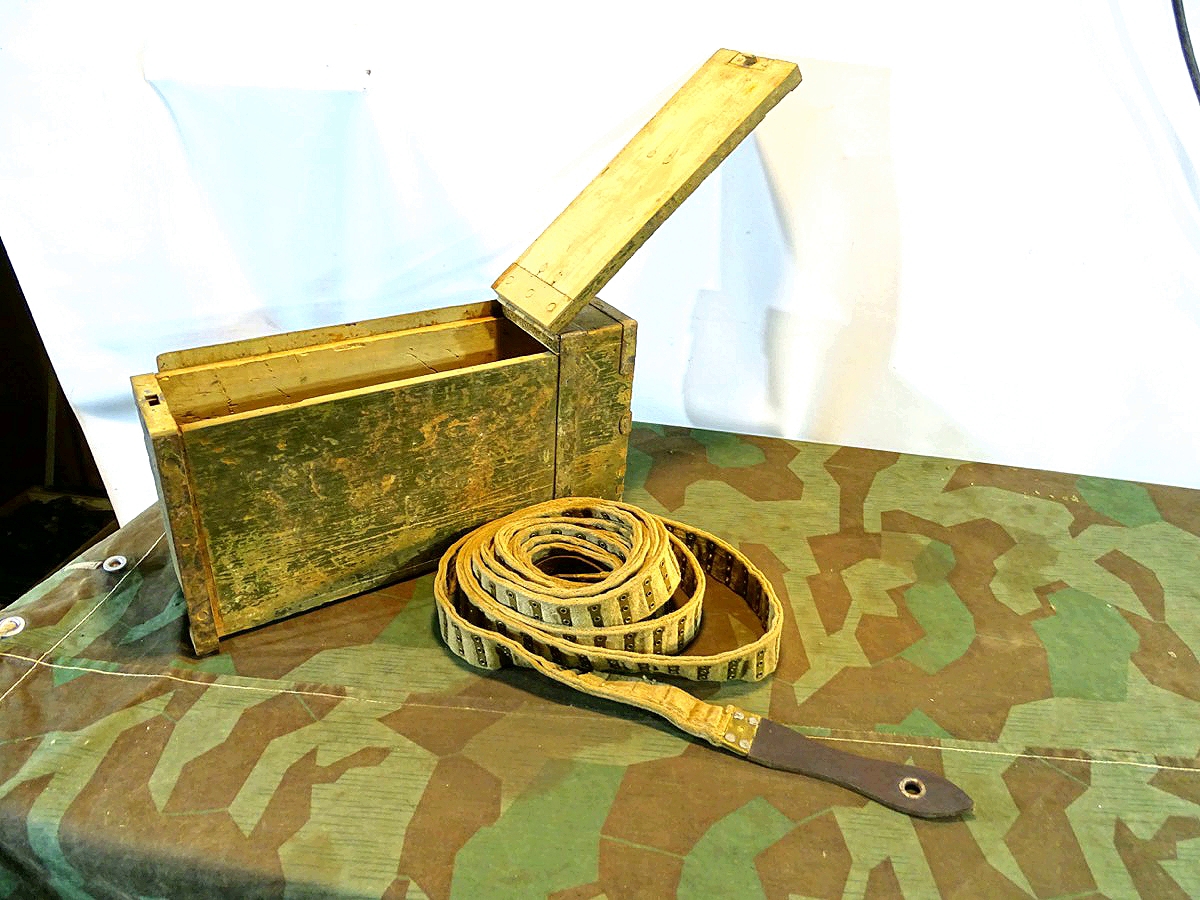 Holz Patronenkasten / Gurtkasten  MG 08 mit Stoffgurt,  1. Weltkrieg