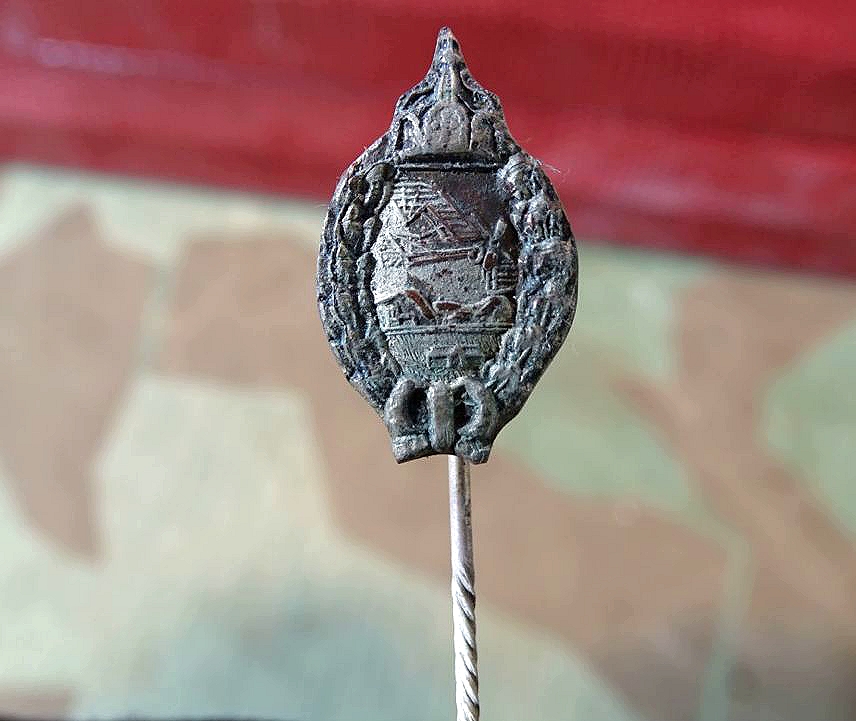 Miniatur Flugzeugführer Abzeichen 1. Weltkrieg , Buntmetall, versilbert, getragen