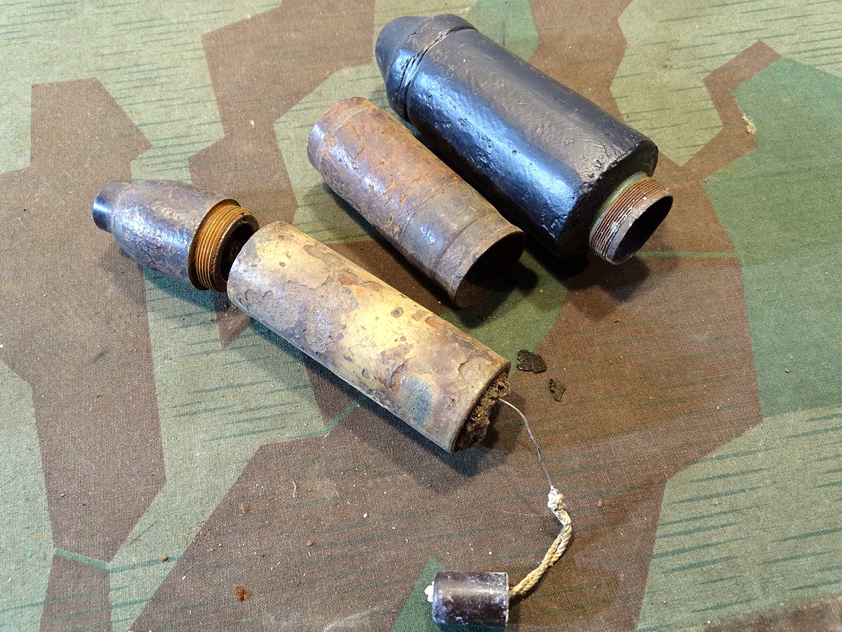 4 Bauteile/ Ersatzteile für Deko Gewehrgranaten für Bastler. 