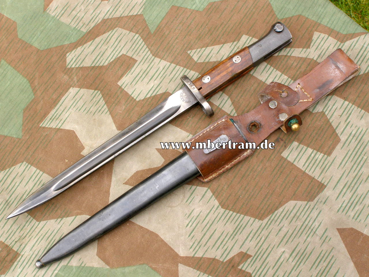 Jugoslavisches Bajonett für K 98. Mit Koppelschuh