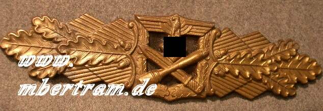 Nahkampfspange Bronze Feinzink, bronziert, Eisen Plättchen