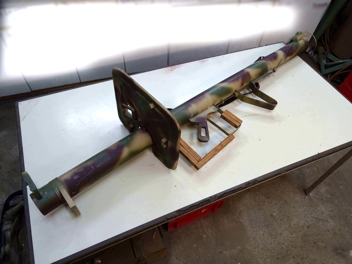 Panzerschreck :  Ganzmetall Nachbau mit Ersatzgläsern, Schild und Riemen Panzerschreck :  Ganzmetall Nachbau mit Ersatzgläsern, Schild und Riemen