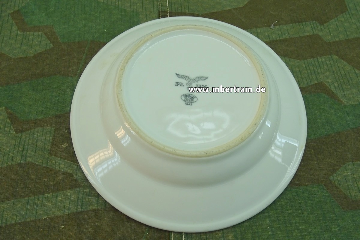 Luftwaffen Suppenteller 23cm. "Luftwaffenadler, FL.U.V. Bauscher Weiden 1942"