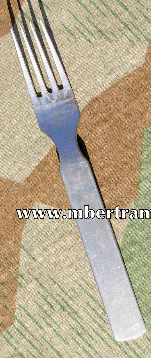 Gabel f.4 teiliges Wehrmachts Feld Essbesteck. Ungestempelt