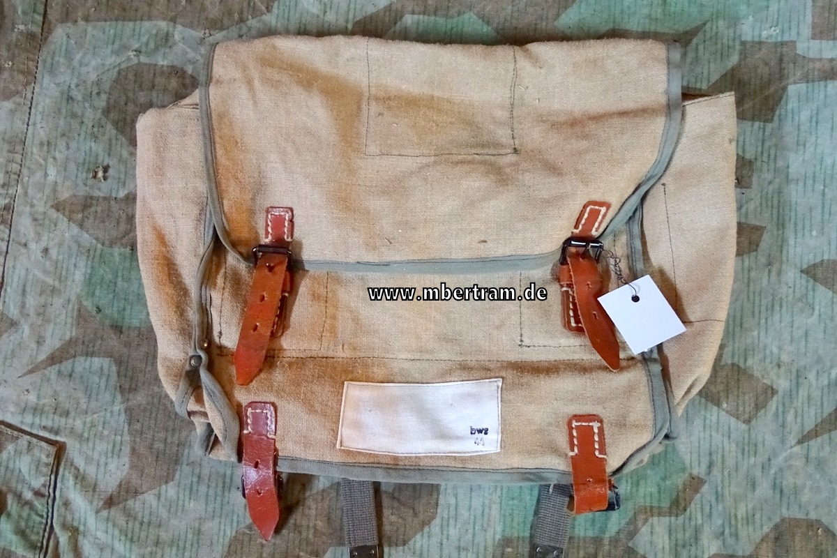 Wehrmacht Tasche zur Pferdegasmaske 41 , sandfarben " bwz 44"