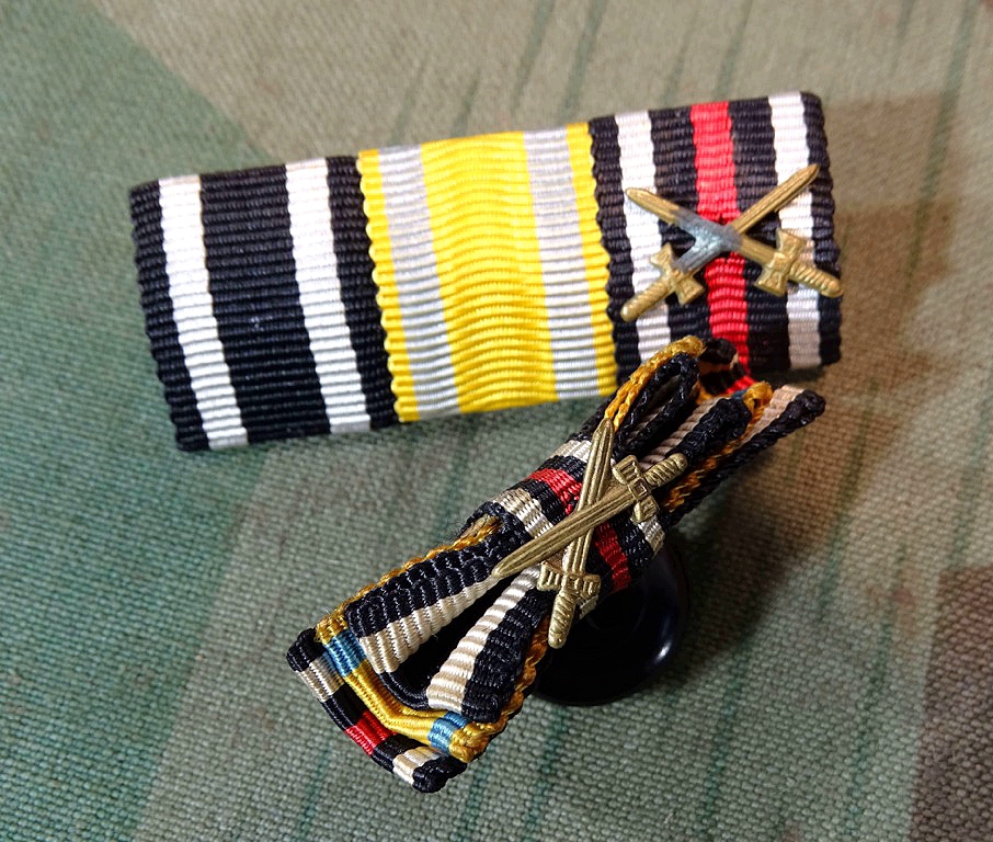 3er Bandspange mit zugehöriger Knopflochdekoration / Bandschleife EK 2 1914, Friedr. Aug. Med., Ehrenkr. f.Frontkpf.