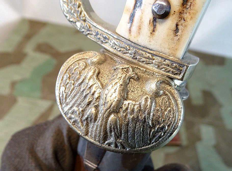 Polizei Extra Seitengewehr mit Klingenätzung Polizeischule Bonn 1937/38, Koppelschuh und Portepee. Polizei Extra Seitengewehr mit Klingenätzung Polizeischule Bonn 1937/38, Koppelschuh und Portepee.