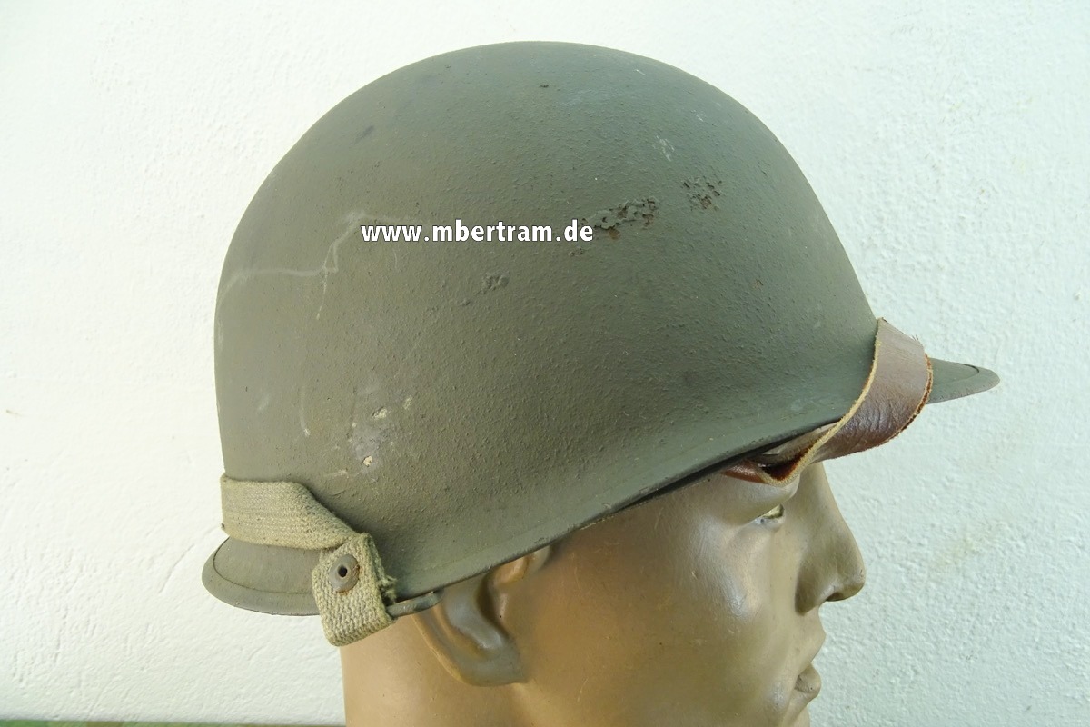 Original US Stahlhelm Modell 2. Weltkrieg Modell 1944. Sehr guter Zustand
