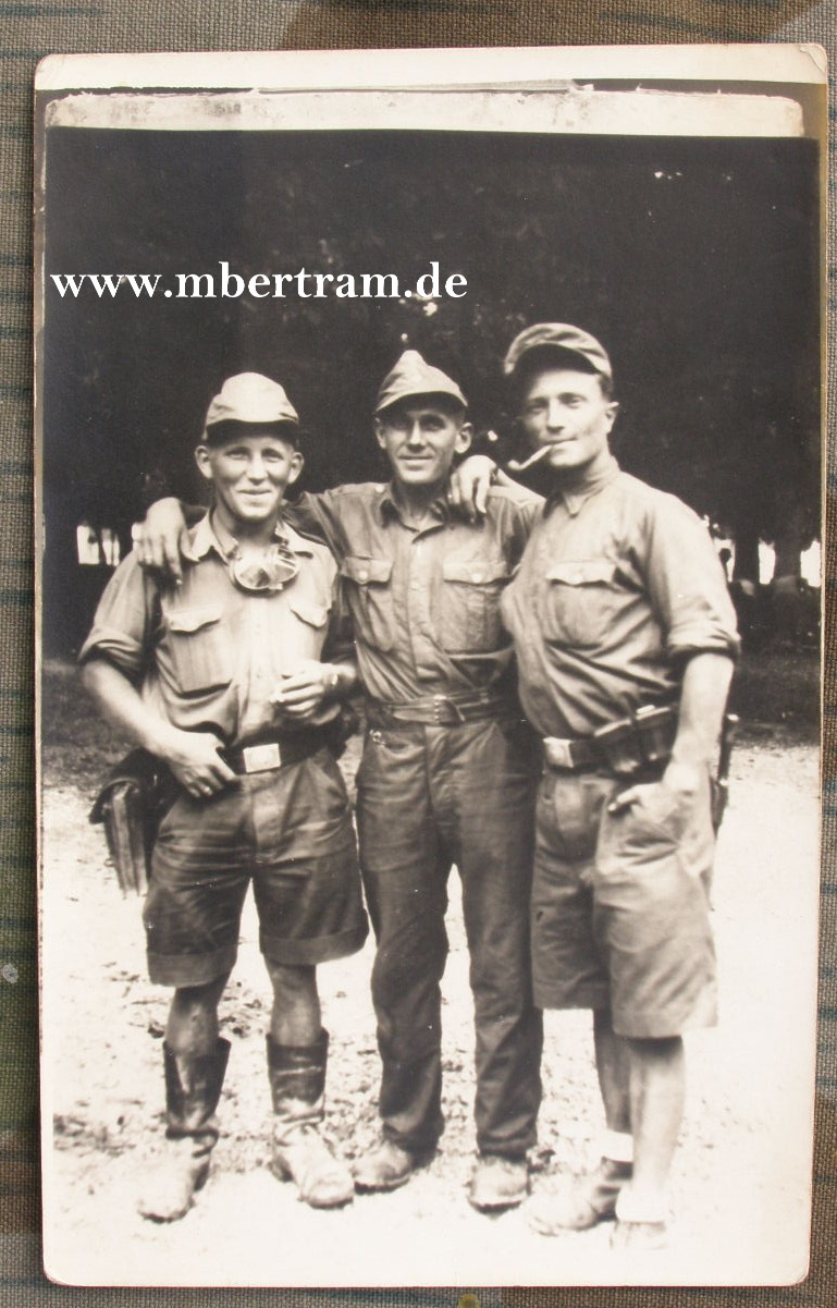 3 Heeresangehörige, Troppenuniformen, Italien, 28.09.1943