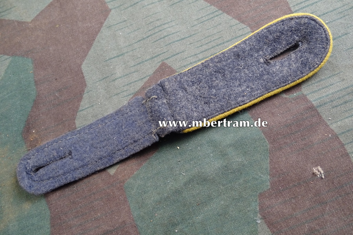 Luftwaffe, Einzel Schulterklappe Flieger, zum aufschlaufen.