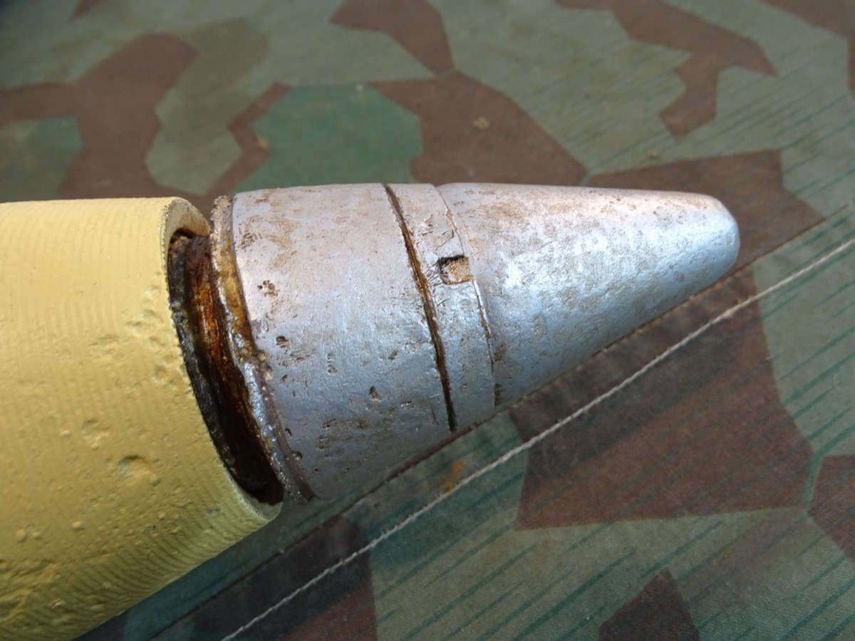 Uns unbekannte 12,1 cm Granate mit deutschem S 30 Zünder Uns unbekannte 12,1 cm Granate mit deutschem S 30 Zünder