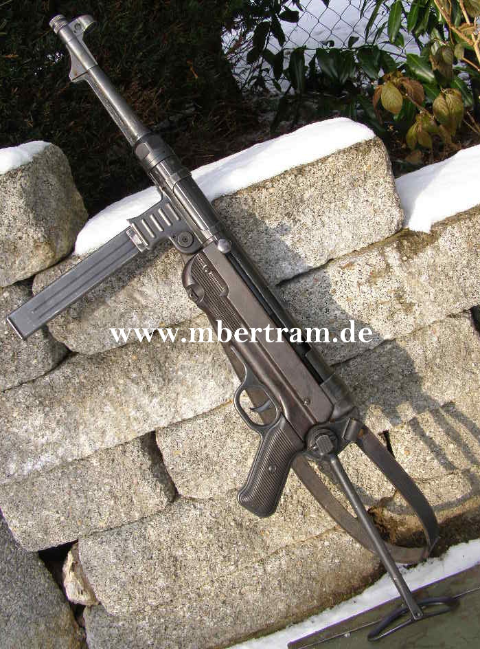 Deko-MP 40, bnz 43, nrgl., Magazin, Riemen, Zertifikat