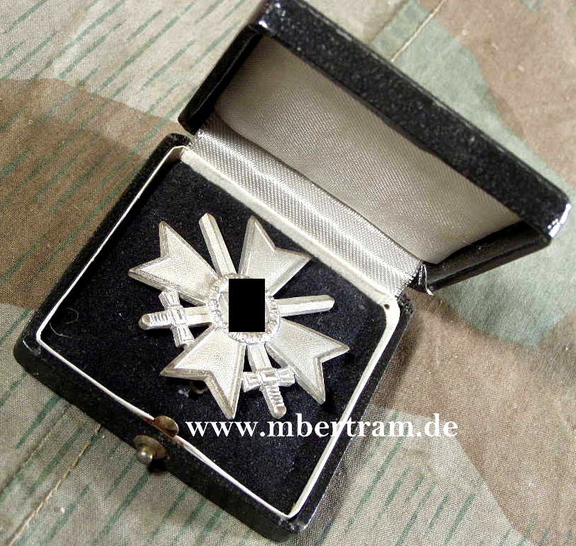 Kriegsverdienstkreuz 1939 1. Klasse mit Schwertern, Etui