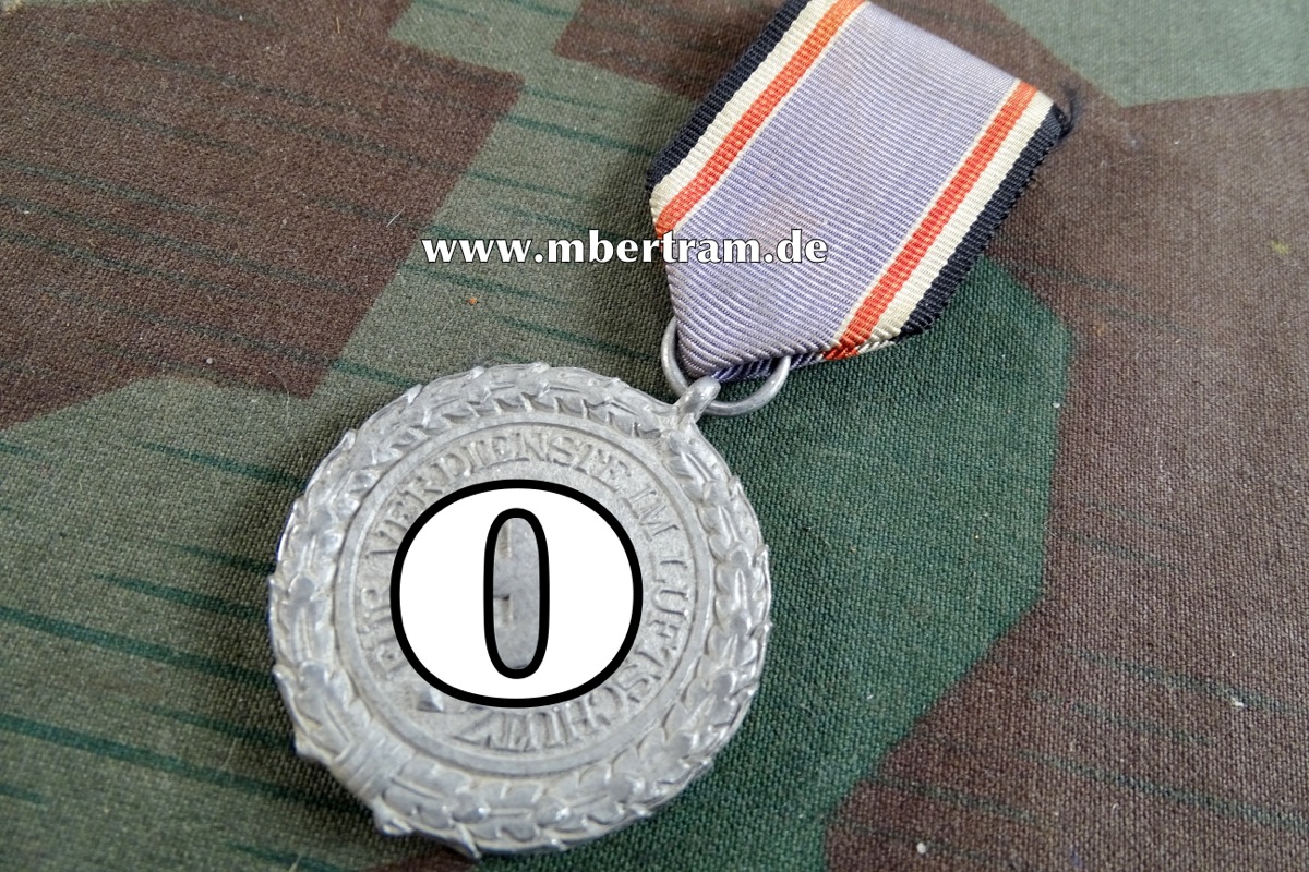 Luftschutz - Ehrenzeichen 1938 , 2. Stufe, Alu, am Band mit Tragenadel