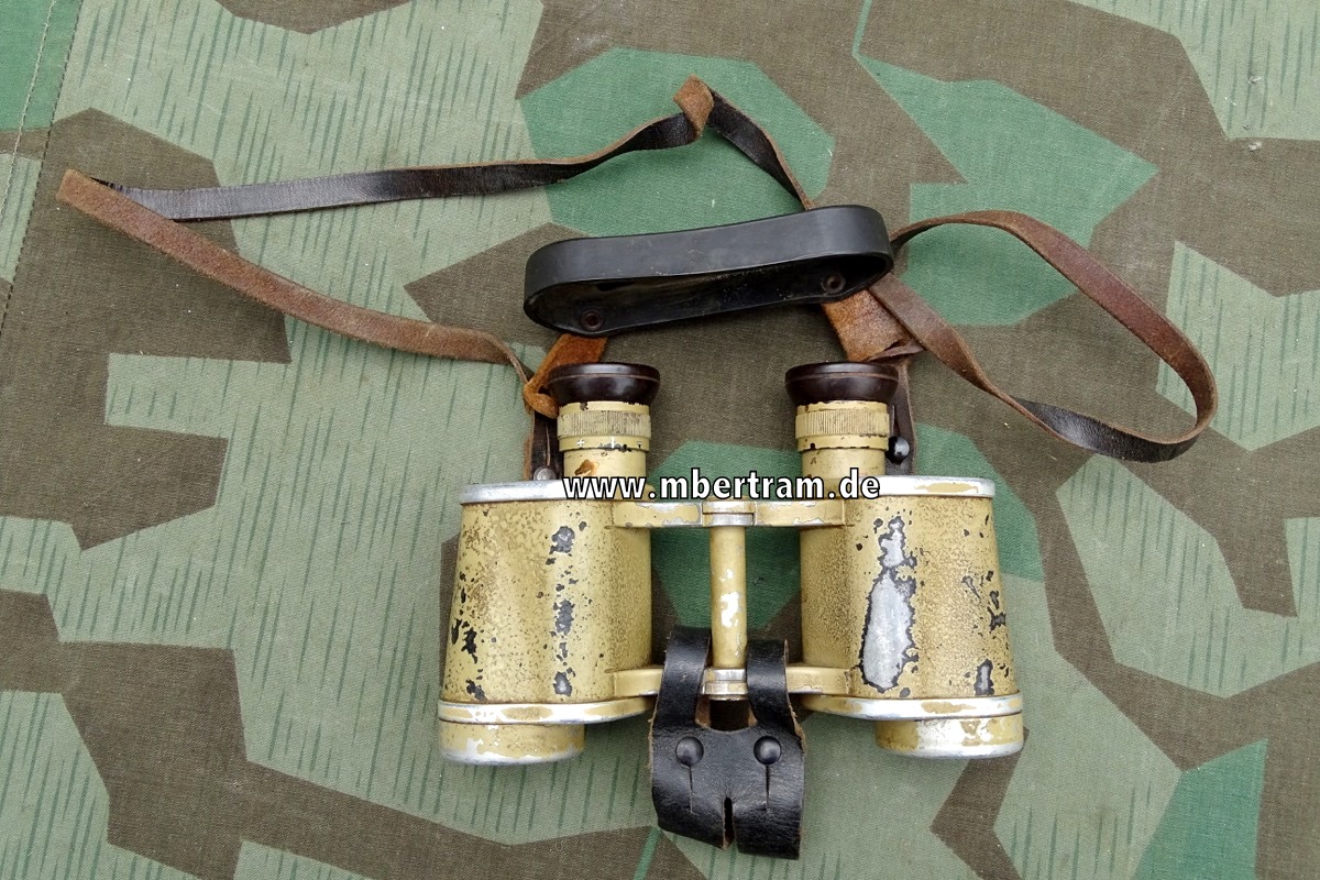 WH Dienstglas 6x30, "cag", Riemen, Okulararabdeckung, Knopflasche, Afrikakorps