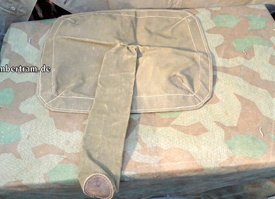 Wehrmacht, quadratische Webstoff Abdeckung mit Röhre ( Zeltspitze ? )