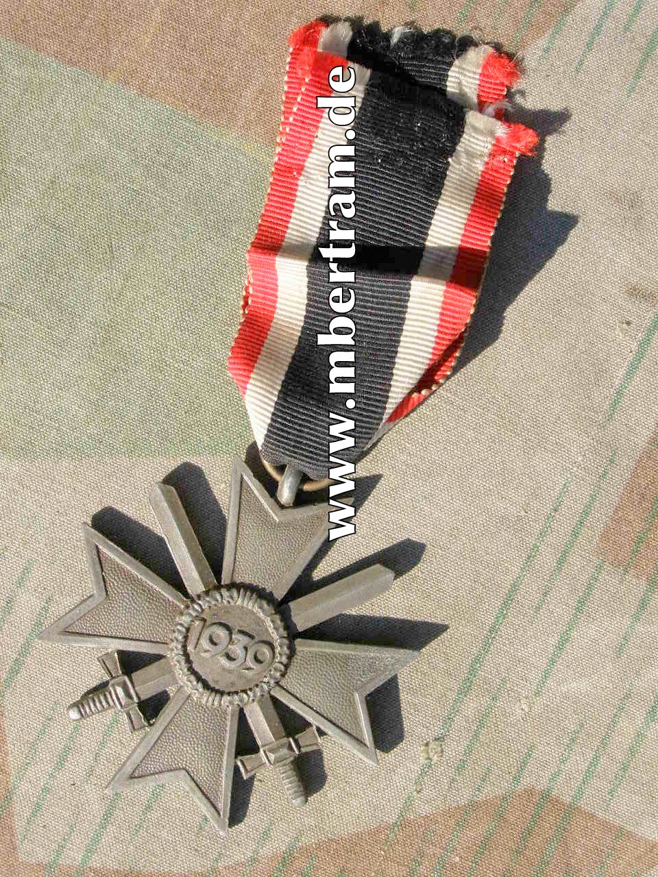 KvK 2 Kl. 1939 m. Schw., mit Band. Feinzink. Mit Hst. 56