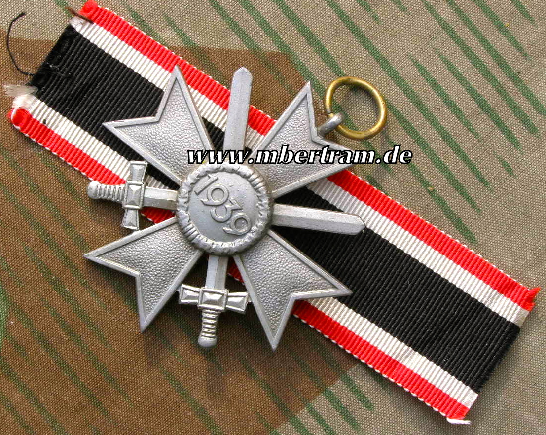 KvK 2. KL. 1939 m. Schw. "107- Carl Wild Hamburg" Feinzink