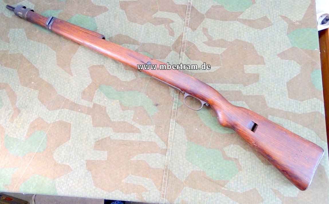 Komplette Schäftung für K 98 Wehrmacht, Schichtholz,  mit Beschlägen u. Magazinkasten