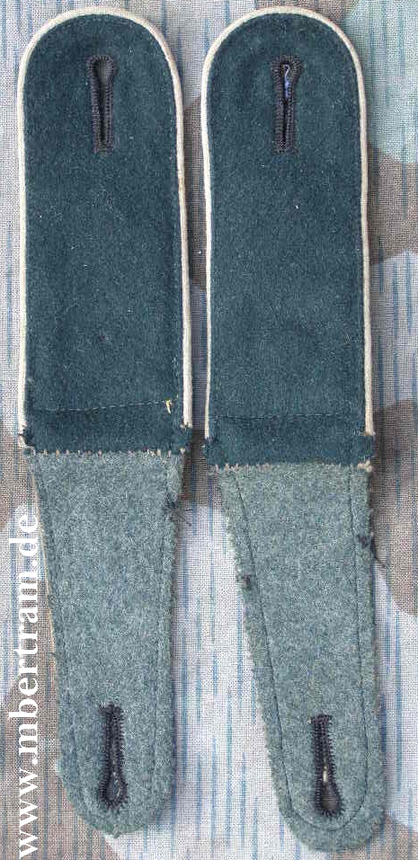 8834-1 Paar Schulterklappen Schütze Infanterie