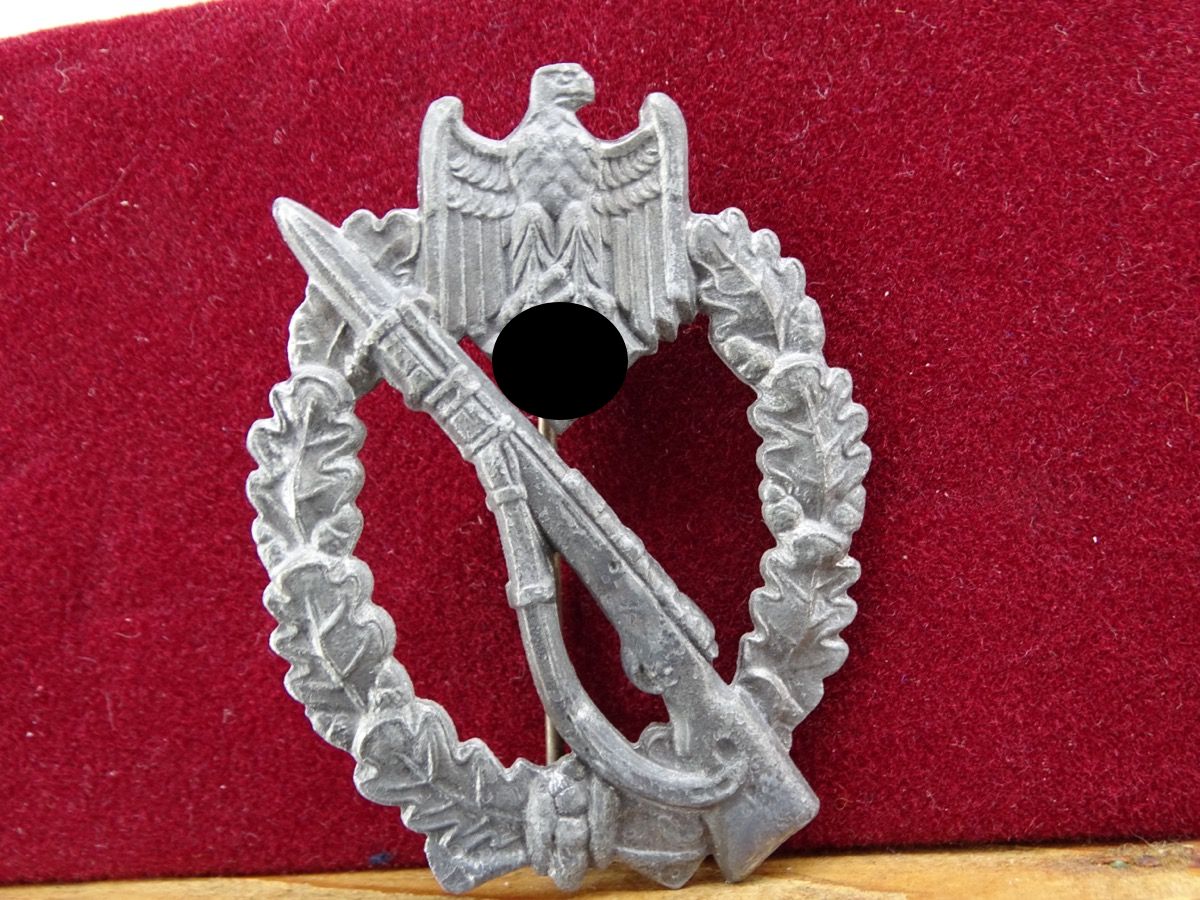 Infanterie Sturmabzeichen in silber, Feinzink, Hst. Marke "ÜÜ" (E.Ferd.Wiedmann)