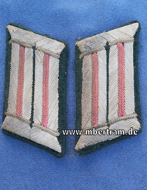 Paar Kragenspiegel der Wehrmacht:  Panzer für Offiziere