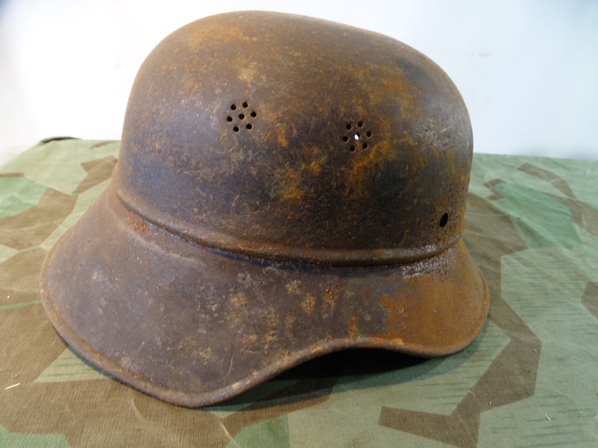 Original Luftschutz Helmglocke Gladiator Form, rauchgeschwärzt 