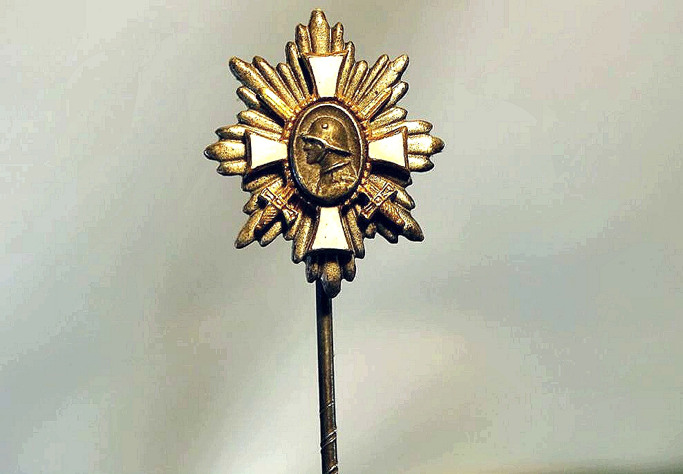 Miniatur Deutsches Feld-Ehrenzeichen an langer Nadel,  ca.  20 mm