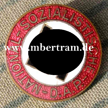 NSDAP Mitgliedsabzeichen , emailliert, mittlere Ausführung 19mm