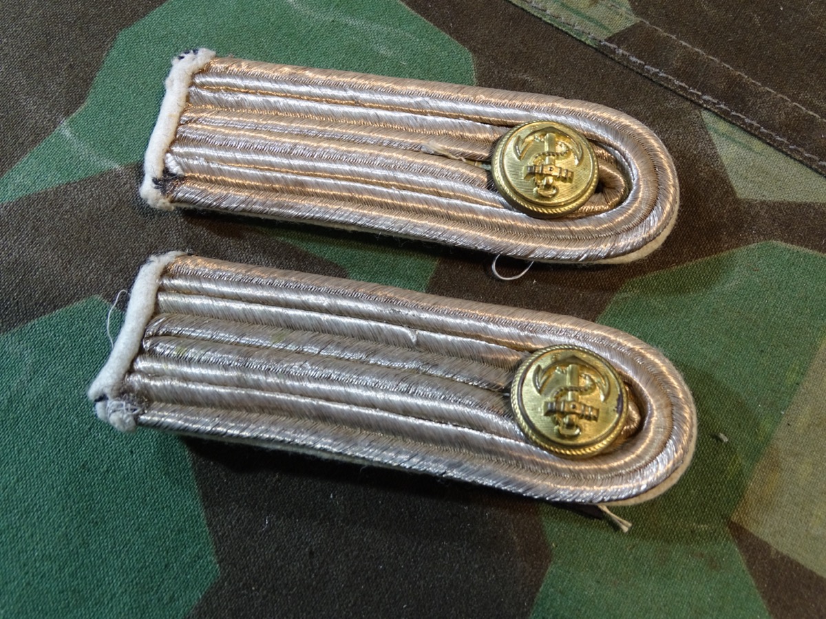 Kriegsmarine Paar Schulterklappen, Leutnant zum aufschlaufen