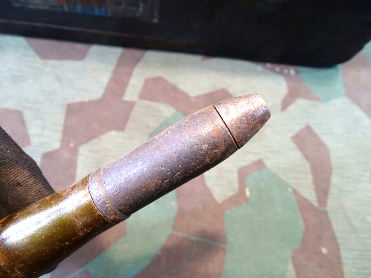 Frühe Holz Munitionskiste für 100 Stück 2 cm Spr. Gr. Patr. Flakmunition, mit Inhalt