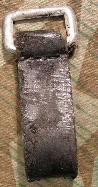 Koppeltrageschlaufe Wehrmacht. Leder , Aluöse. Gestempelt