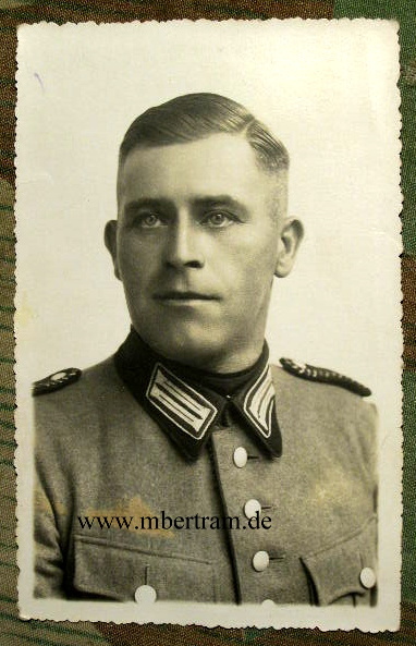 Brustbild Postkartengröße mit Polizeiuniform um 1941