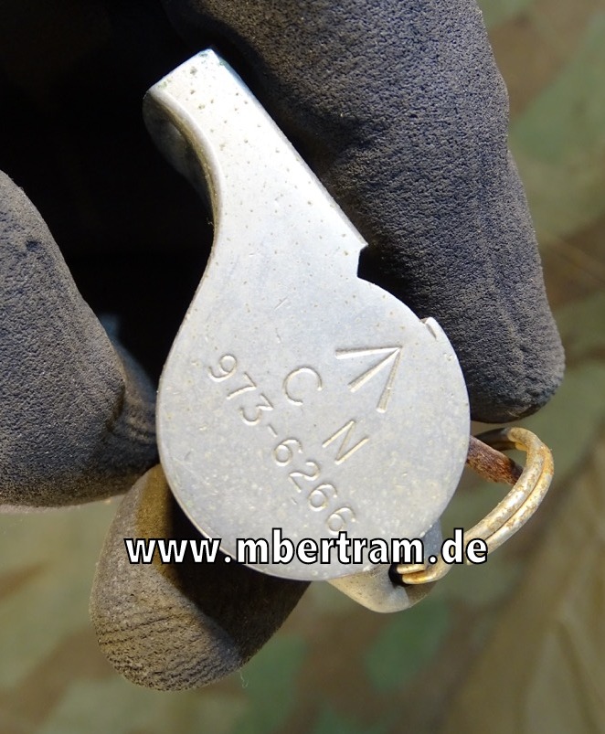 WD BRITISH ARMY ACME THUNDERER WHISTLE CN 973-6266 WITH LANYARD