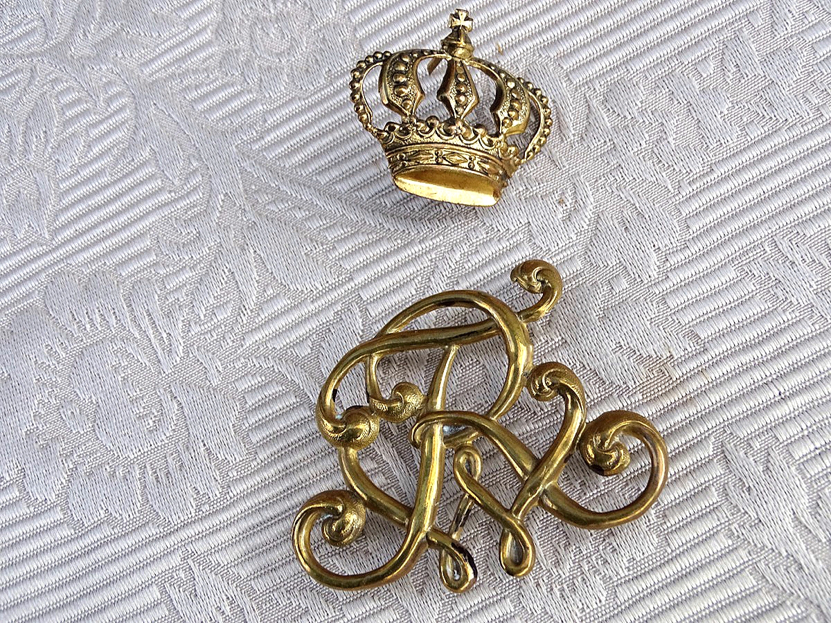 Auflage " FWR" Krone für Epaulette oder Kartuschkasten ? 