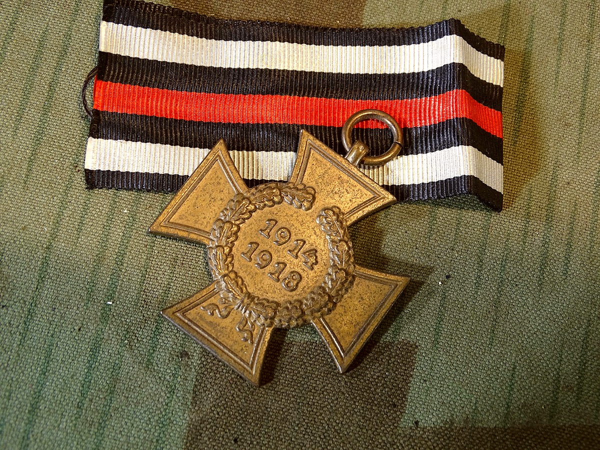 Ehrenkreuz für Kriegsteilnehmer 1914/ 1918  Hersteller 2 RV Pforzheim