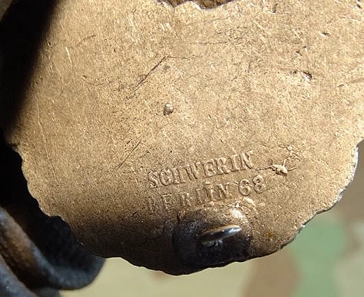 Replik: Zerstörer Kriegsabzeichen der Kriegsmarine mit Herstellermarke Schwerin Berlin