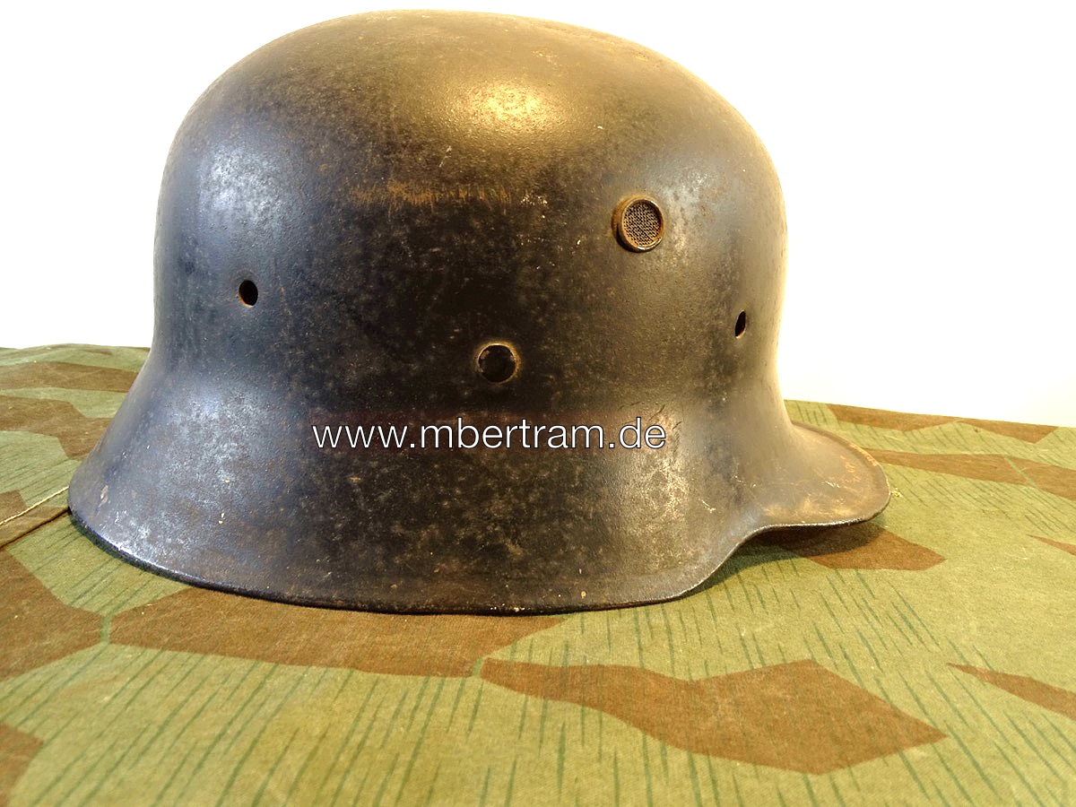 Helmglocke in der Form eines 1. Weltkriegs oder Reichswehr Stahlhelms M 18