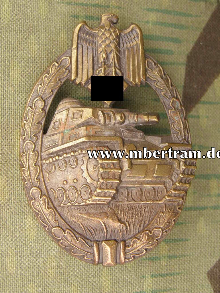 Panzerkampfabzeichen in Bronze Buntmetall, hohl geprägt, Wurster Markneukirchen, Top Erhaltung