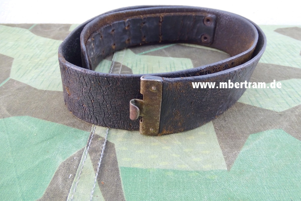 2. Weltkrieg, Koppelriemen für Parteiverbände, ( HJ/ SS...) schwarzes Leder ca. 93cm