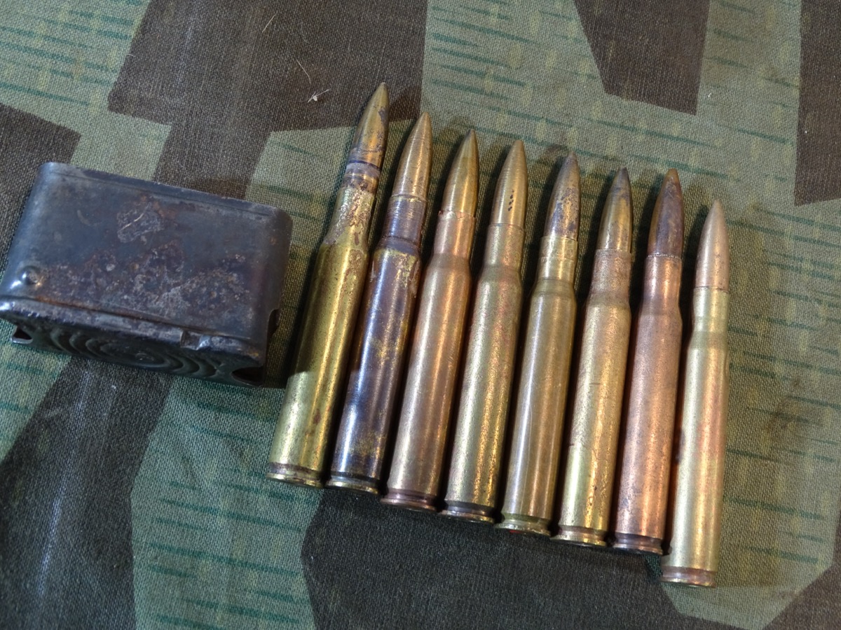 8 Stck. US 2. WK Standartmunition cal. 30-06 mit Ladeclip, 8 verschiedene Hst.