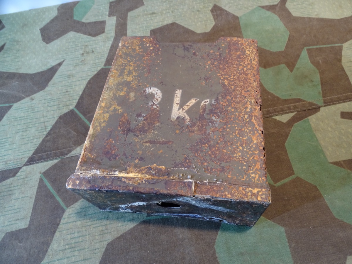 Wehrmacht / Waffen SS :  3 Kg Deko Pioniersprengladung, Sprengbüchse 24 