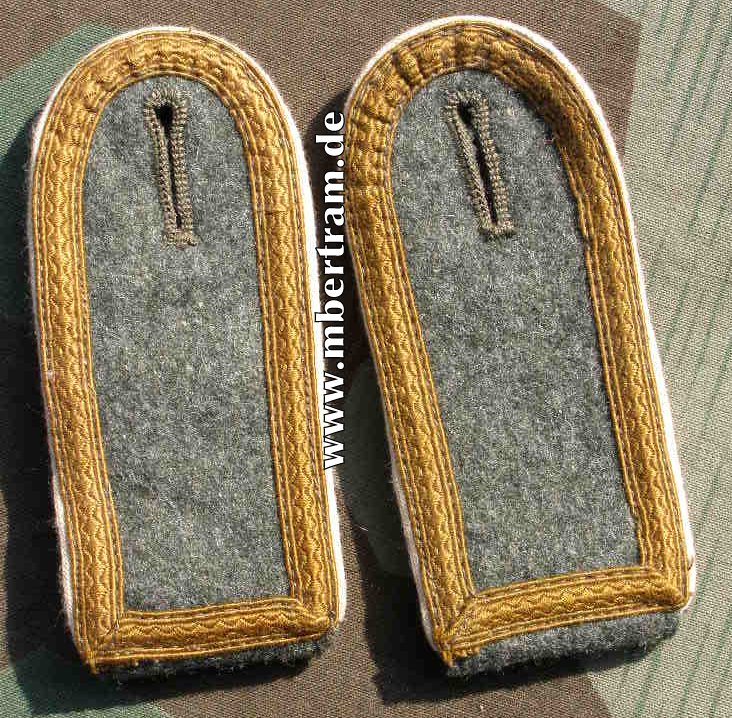 Pärchen Schulterklappen Infanterie Tropenausführung.
