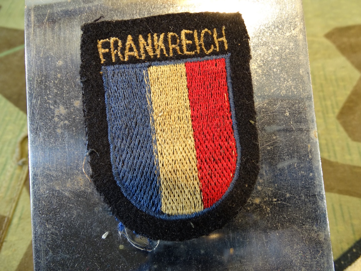 Replik: Ärmelabzeichen Frankreich für Freiwillige in der Waffen SS, maschinengestickt
