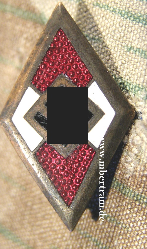 HJ MITGLIEDSABZEICHEN IN GOLD: M1 ,RZM